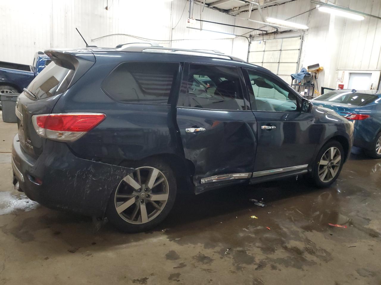 2013 Nissan Pathfinder - Image 3