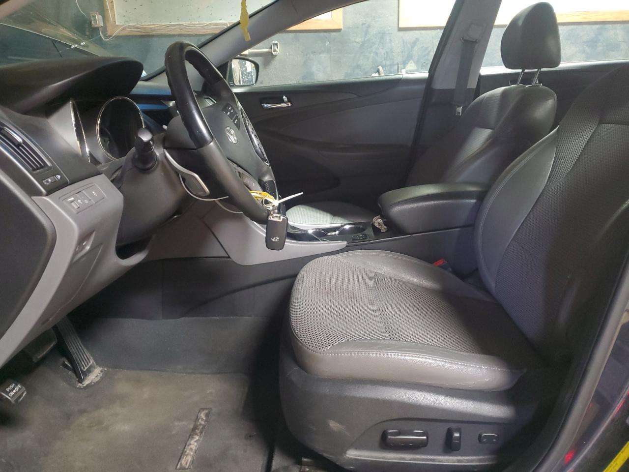 2013 Hyundai Sonata - Image 7