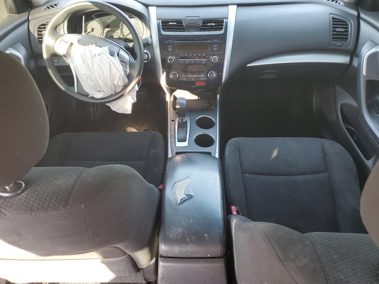 2015 Nissan Altima - Image 8