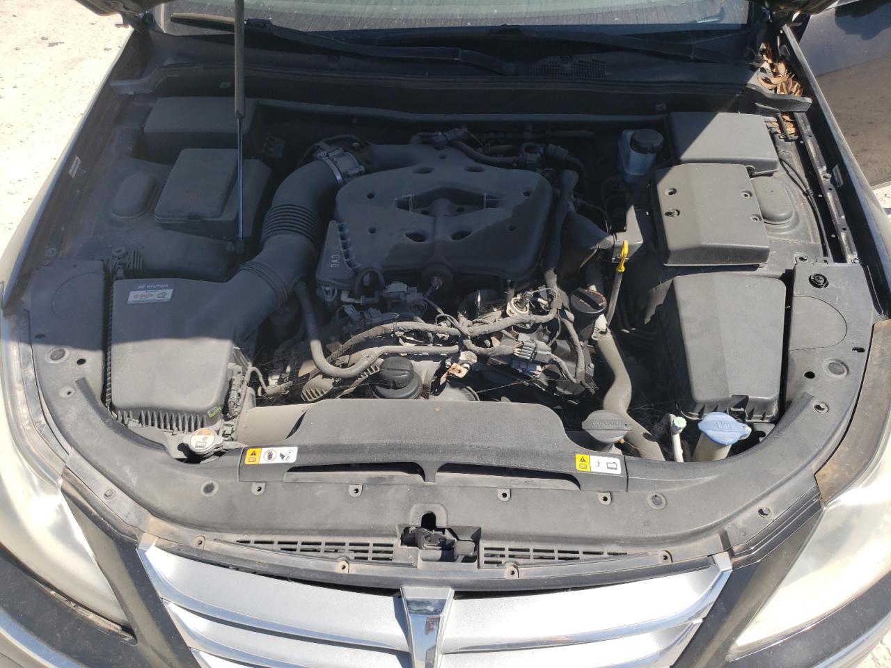 2013 Hyundai Genesis - Image 11