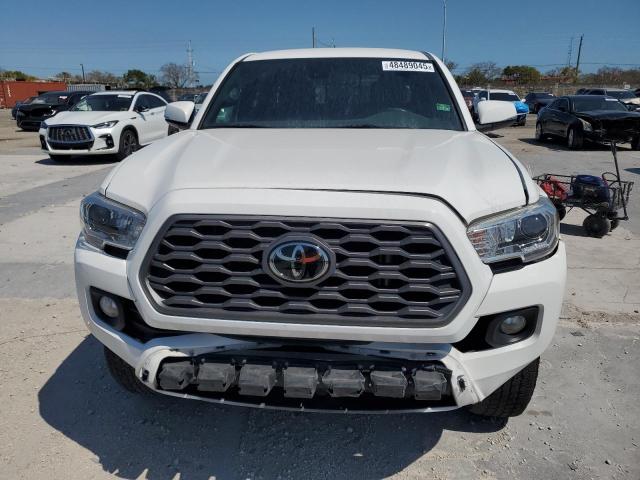  TOYOTA TACOMA 2021 Biały
