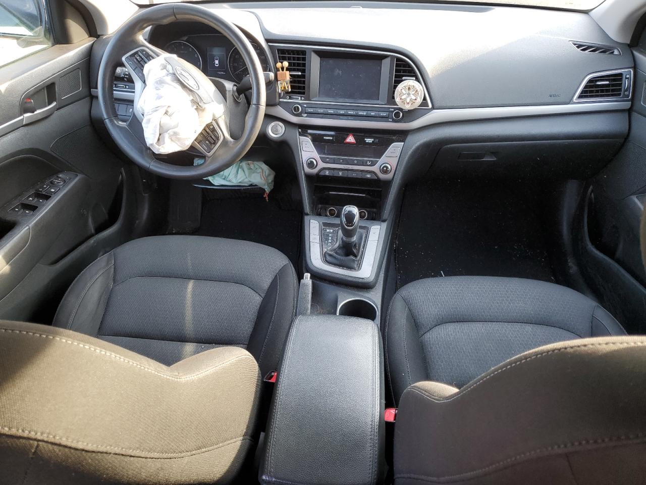 2017 Hyundai Elantra - Image 8