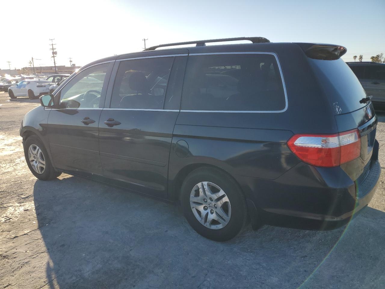 2007 Honda Odyssey - Image 2