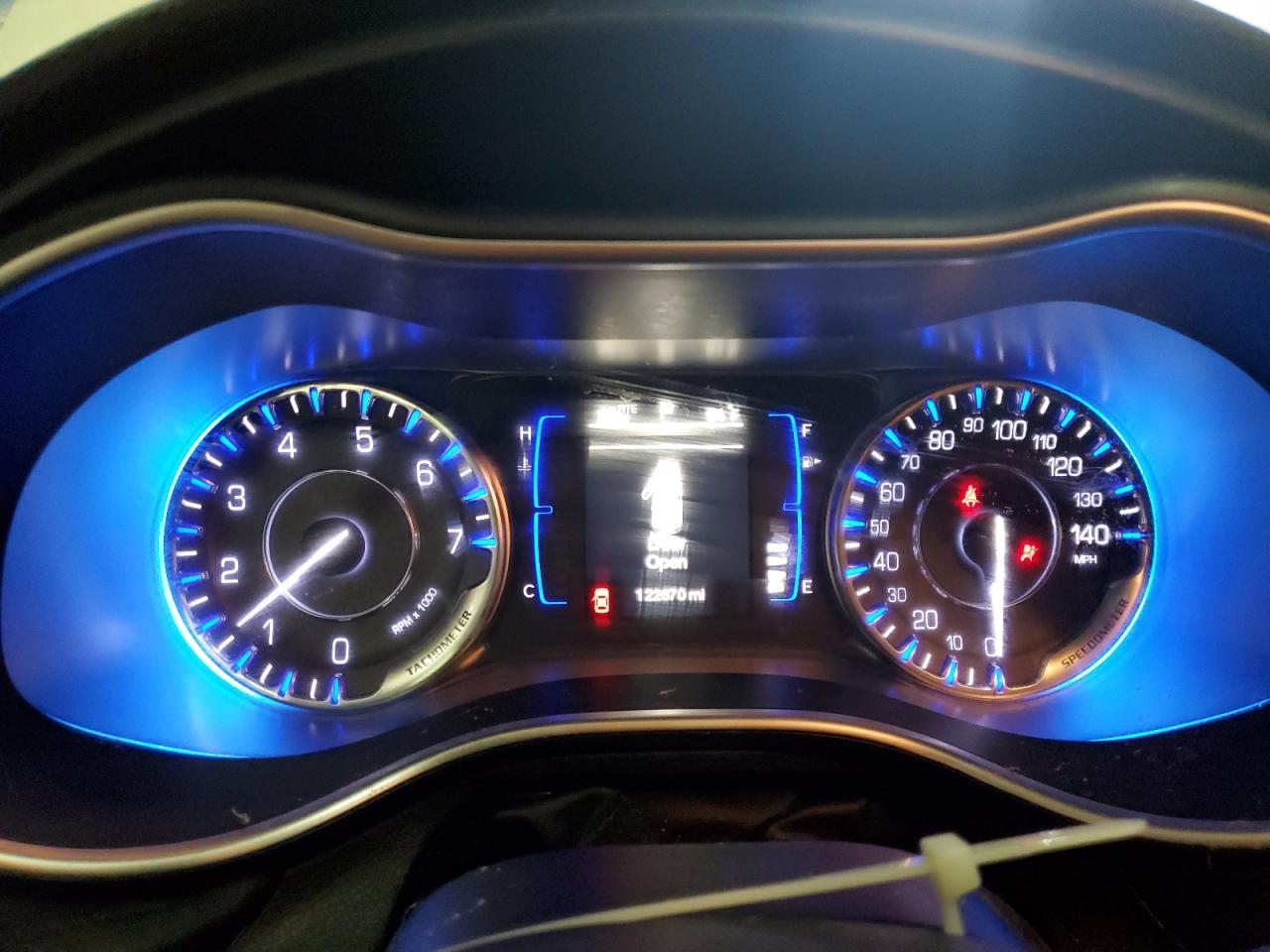 2015 Chrysler 200 - Image 9