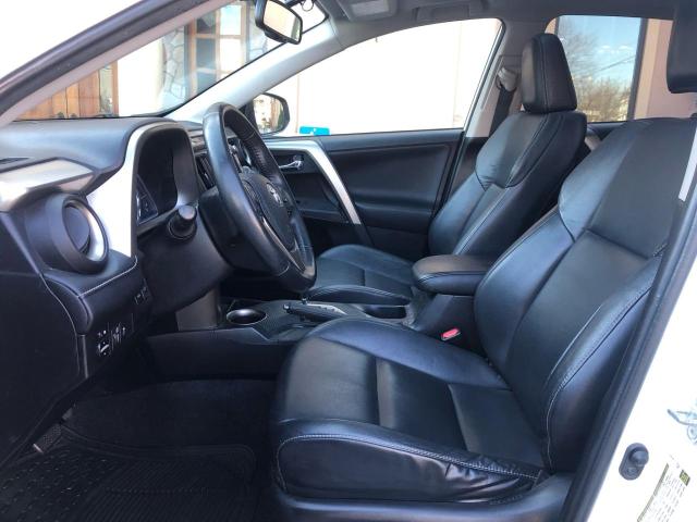 Паркетники TOYOTA RAV4 2015 Белы
