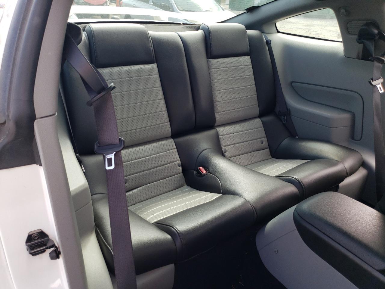 2009 Ford Mustang - Image 10