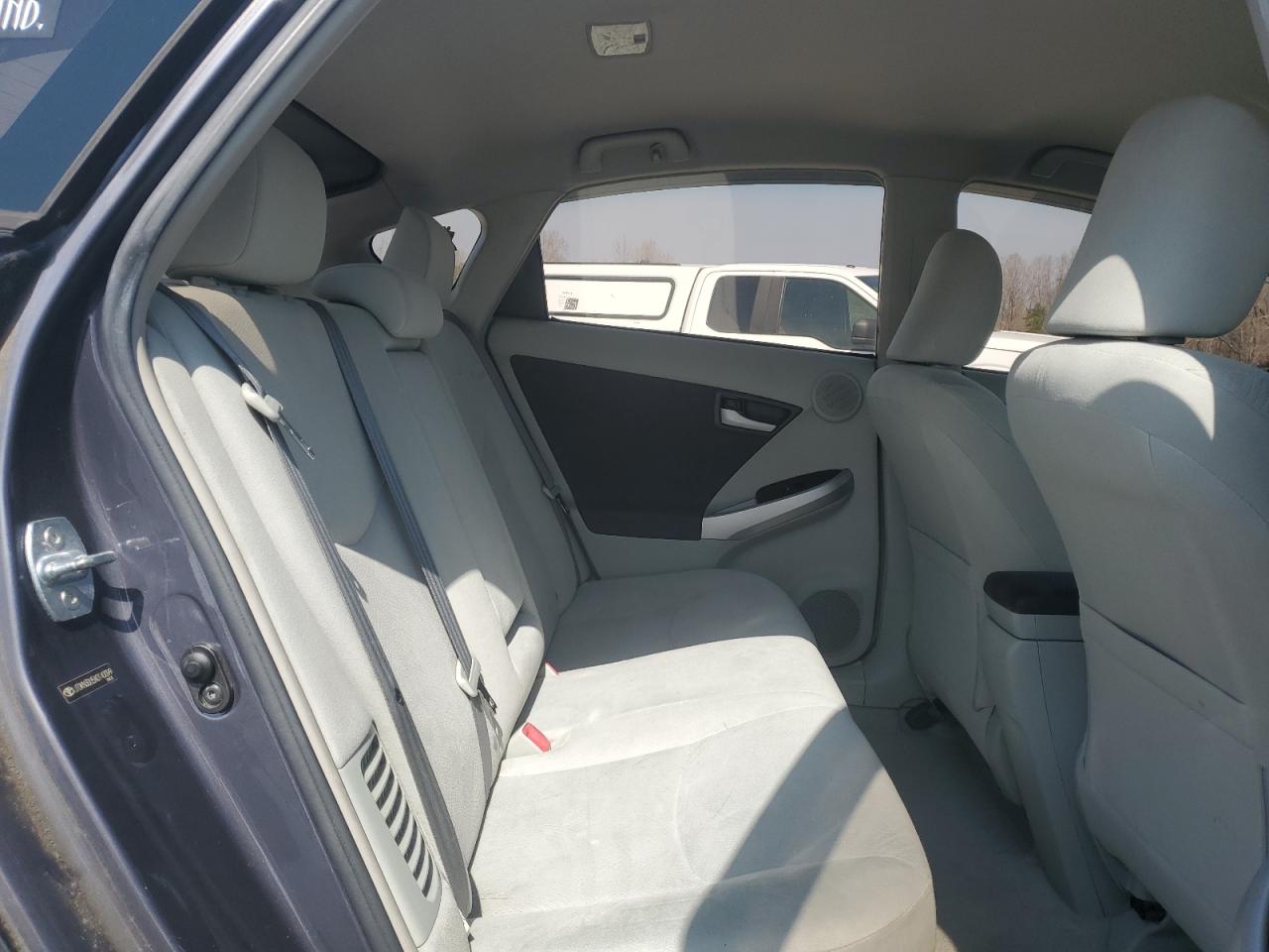 2010 Toyota Prius - Image 10