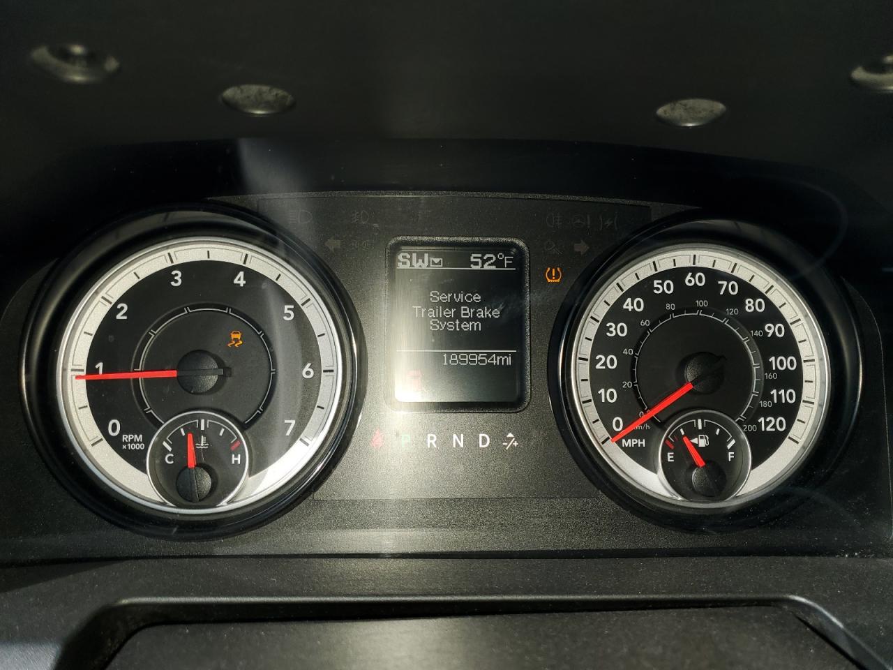 2016 RAM 1500 - Image 9