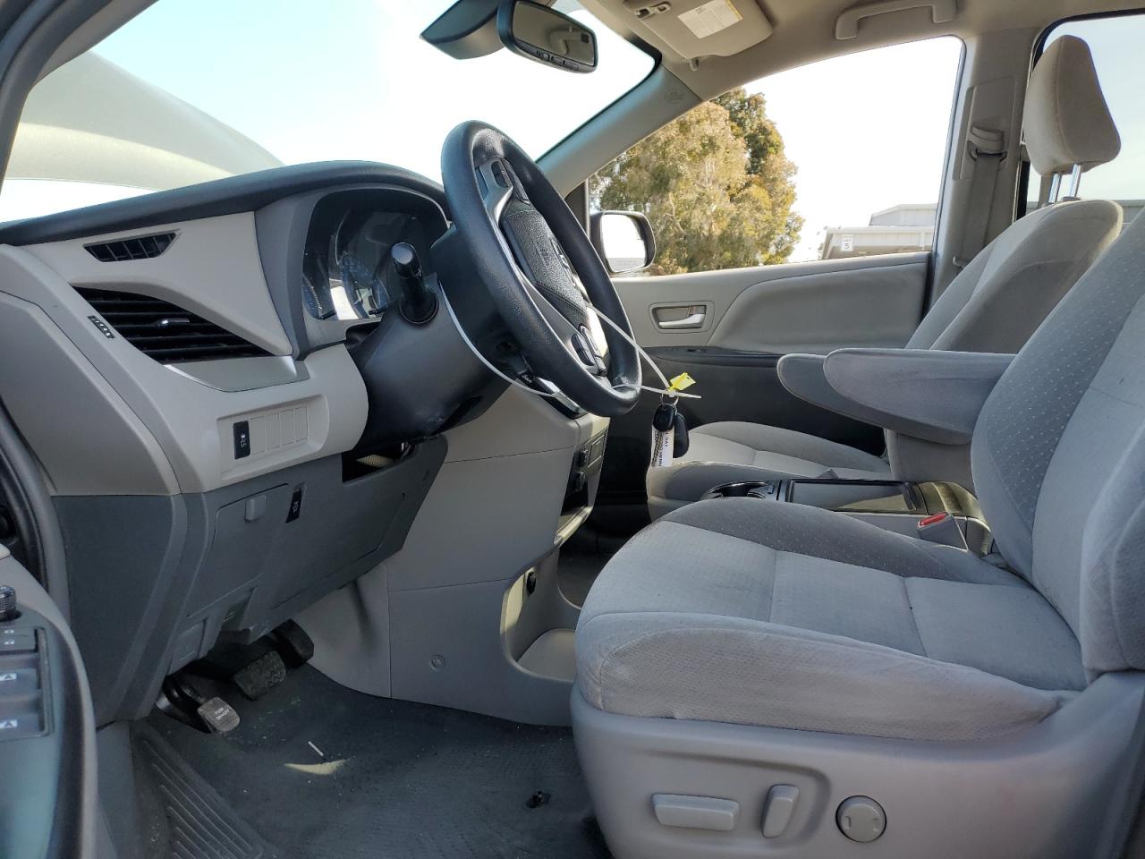 2019 Toyota Sienna - Image 7
