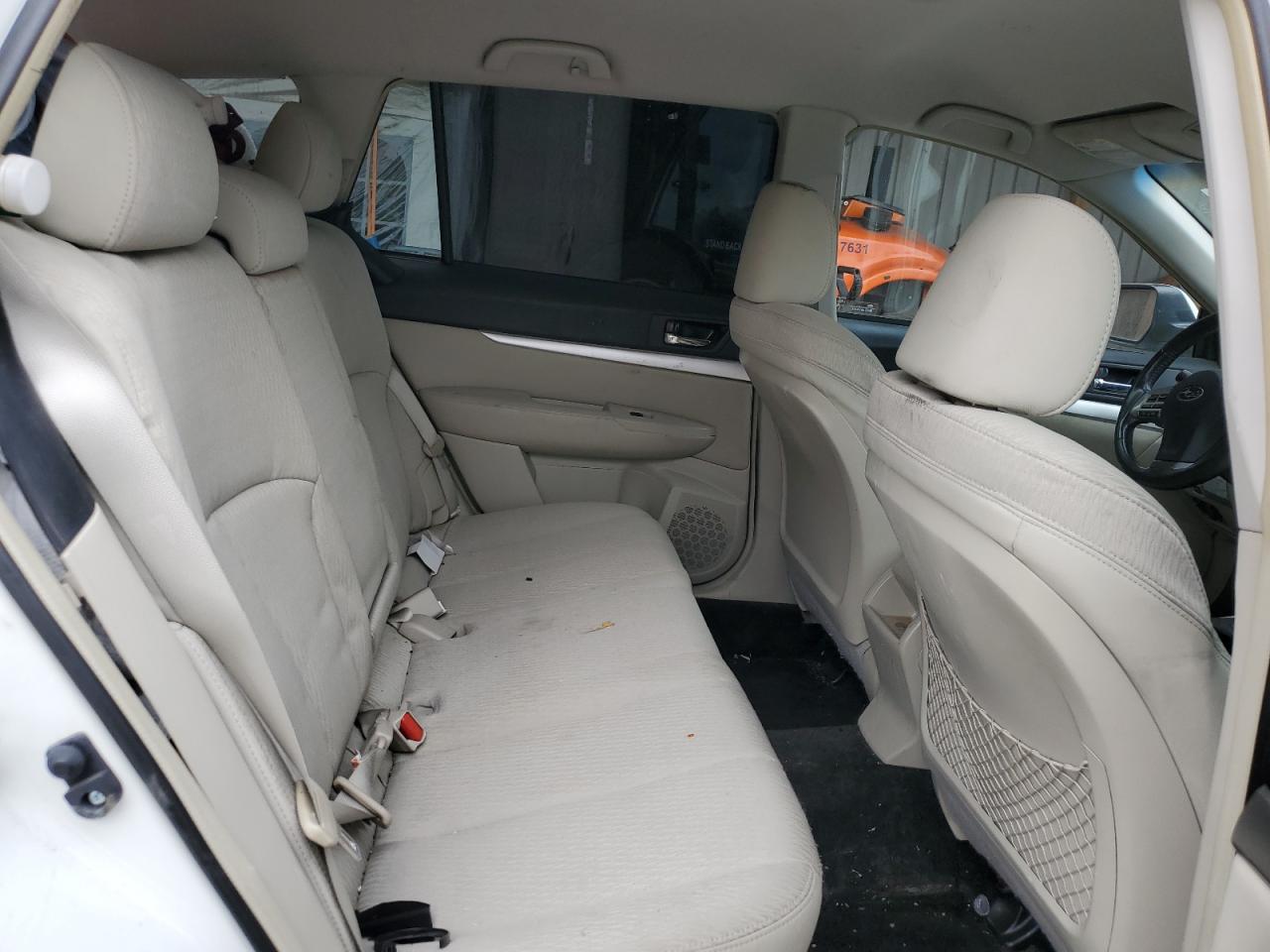 2012 Subaru Outback - Image 11