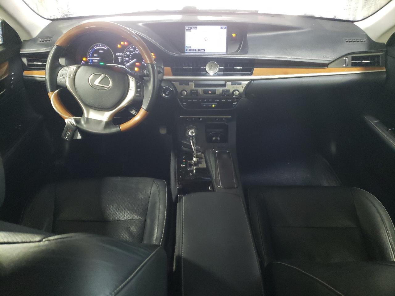 2015 Lexus ES - Image 8