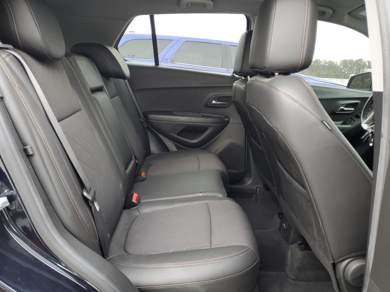 2022 Chevrolet Trax - Image 11