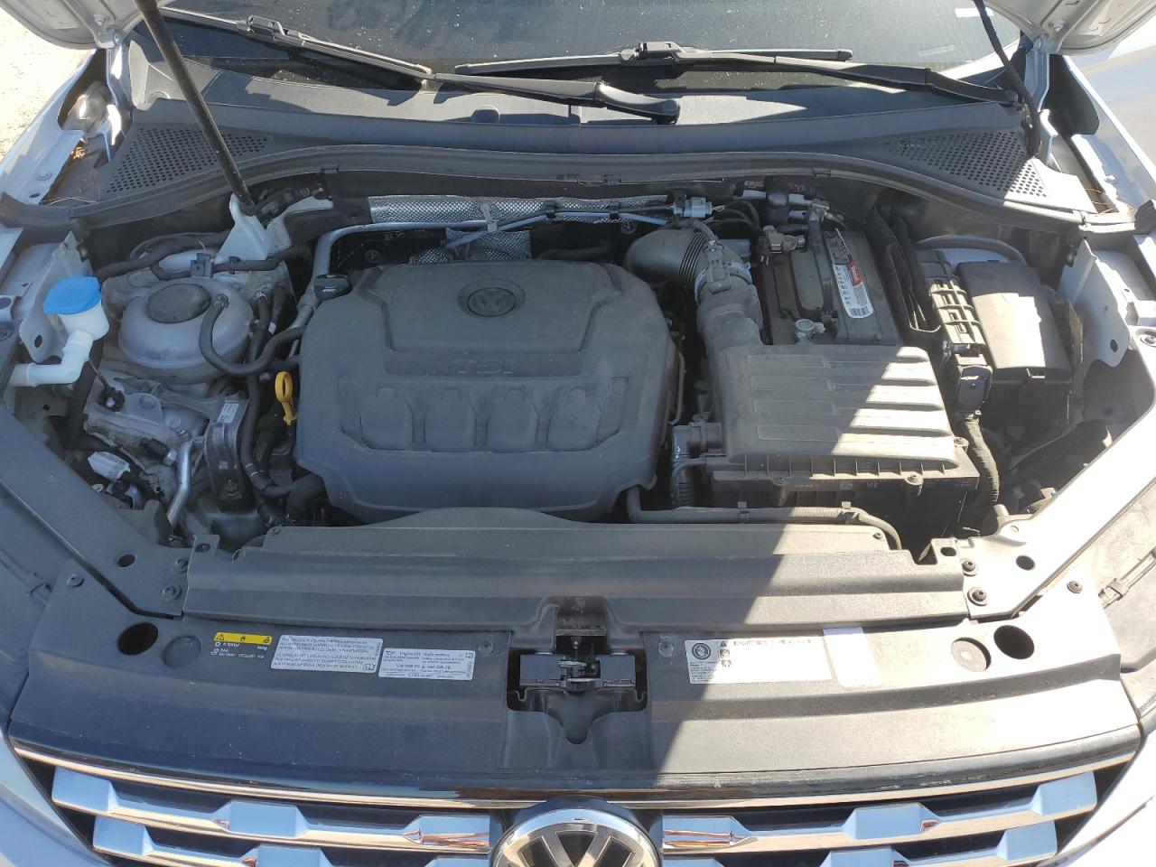 2018 Volkswagen Tiguan - Image 14