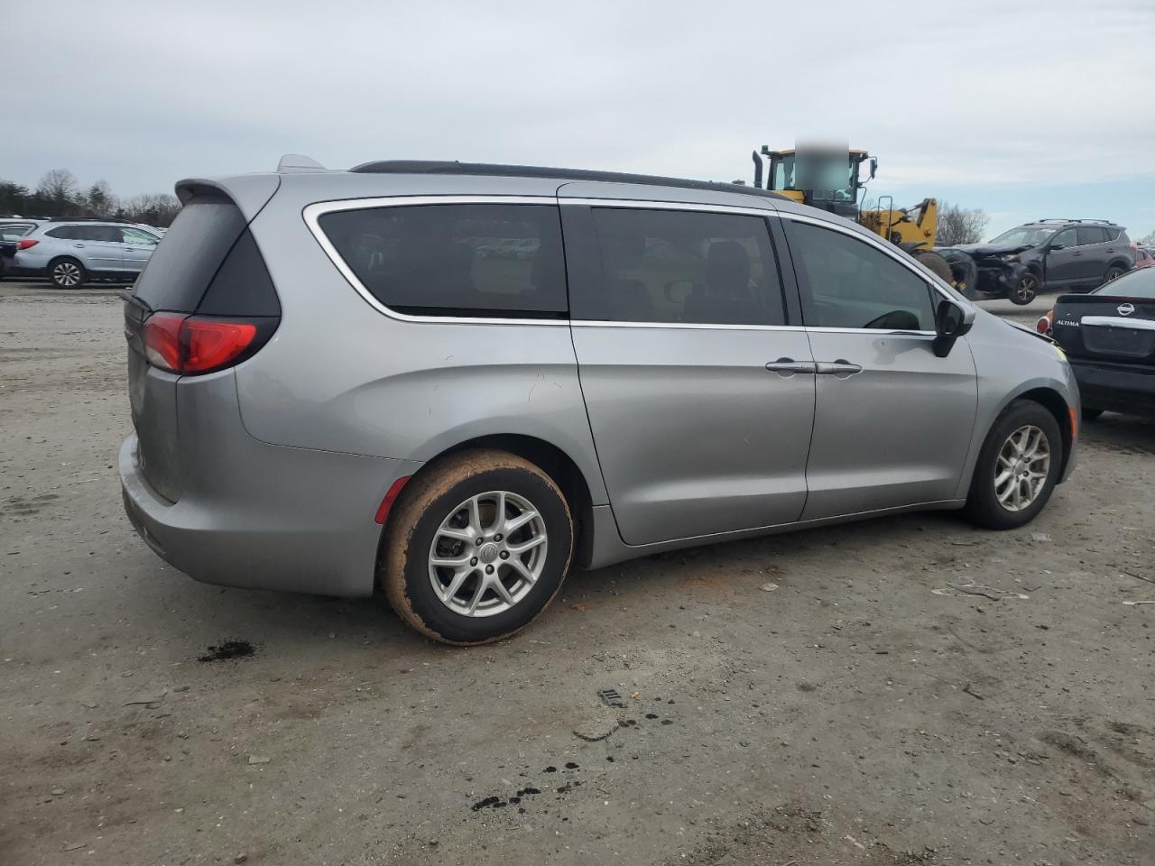 2020 Chrysler Voyager - Image 3