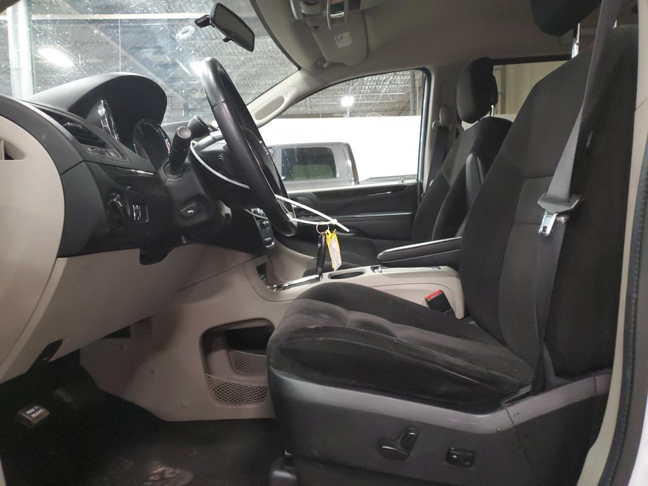 2014 Dodge Caravan - Image 7