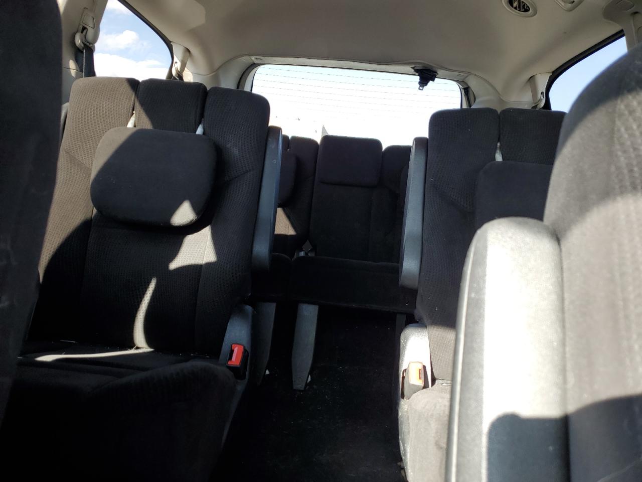 2014 Dodge Caravan - Image 10