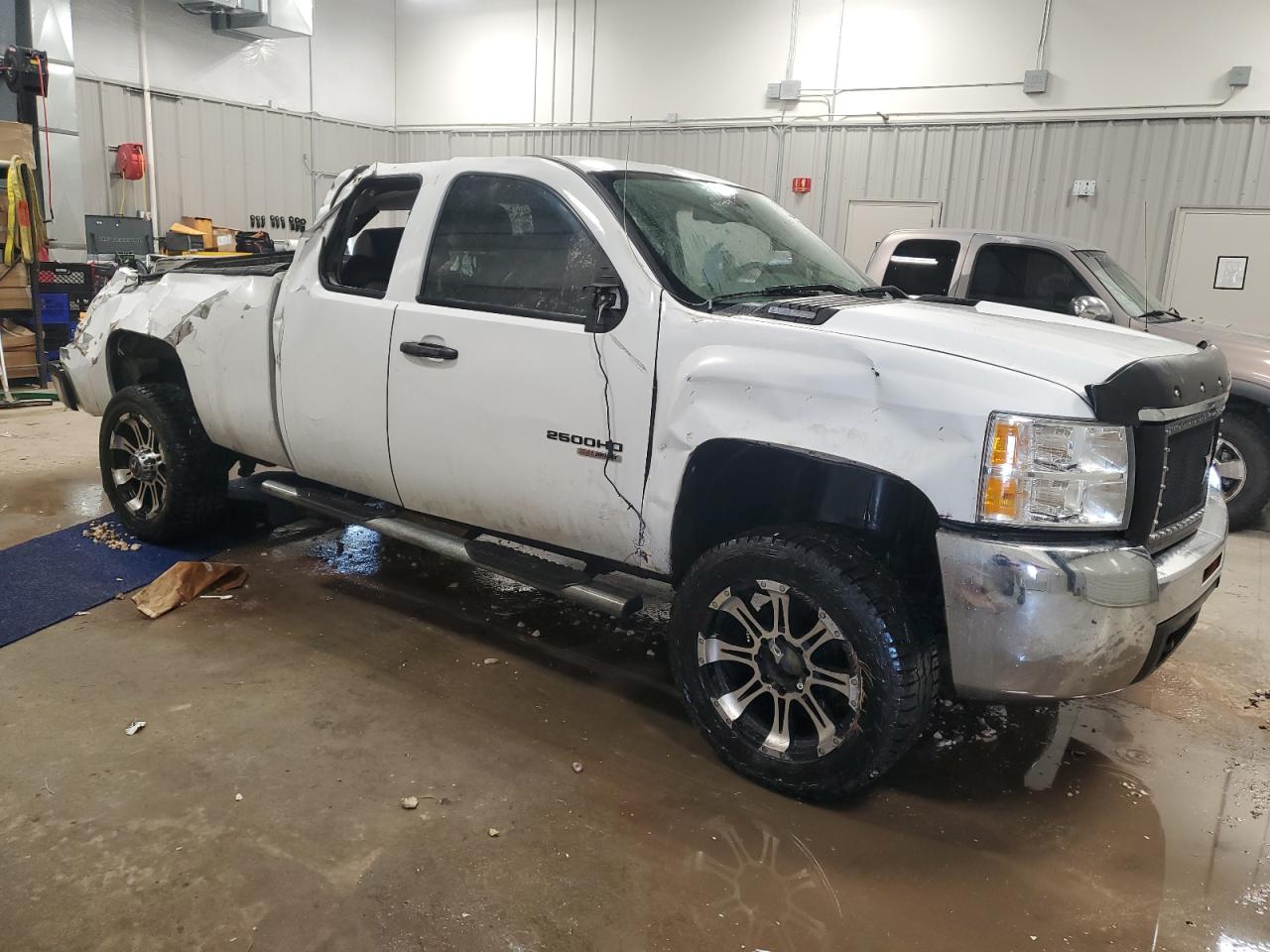 2008 Chevrolet Silverado - Image 4