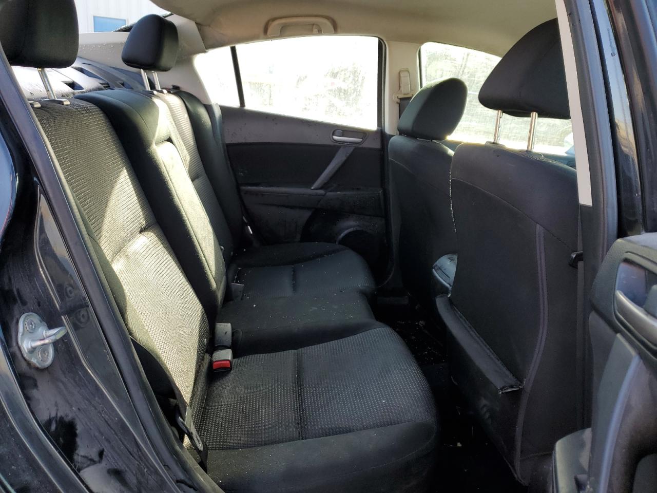 2012 Mazda 3 - Image 10