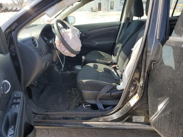  NISSAN VERSA 2018 Чорний