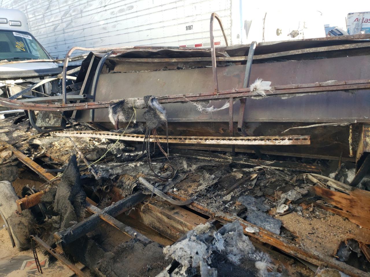 1998 Ford Econoline Commercial VIN: 1FDXE40S4WHA22033 Lot: 49981515