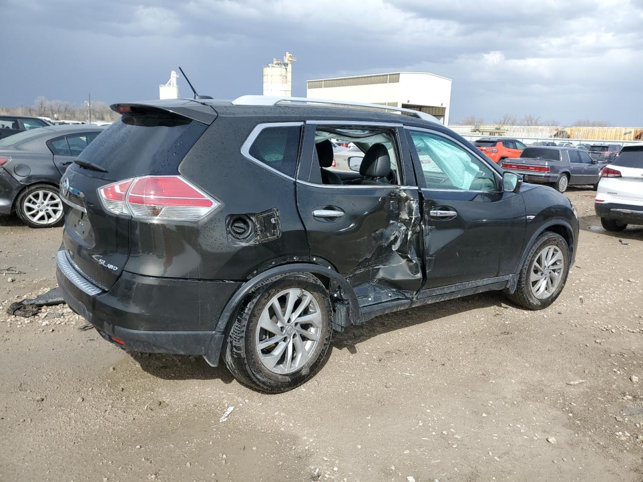 2015 Nissan Rogue - Image 3