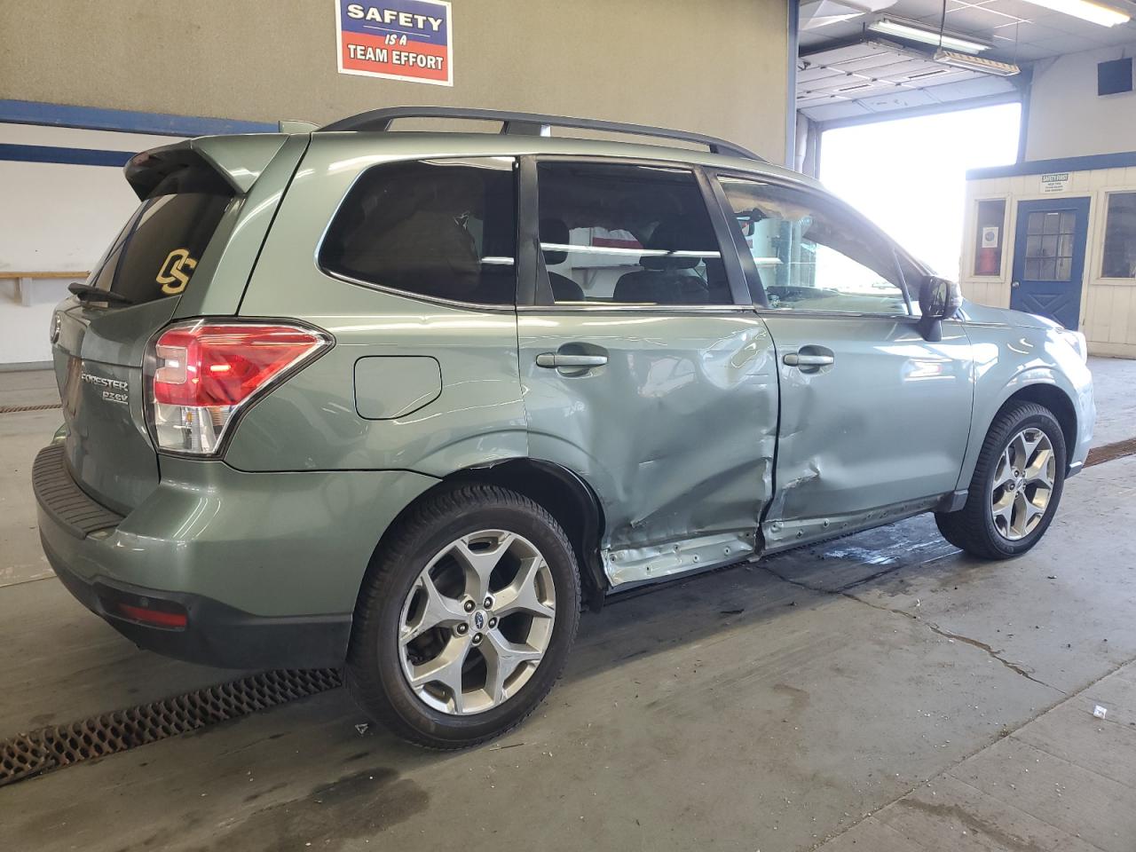 2017 Subaru Forester - Image 3