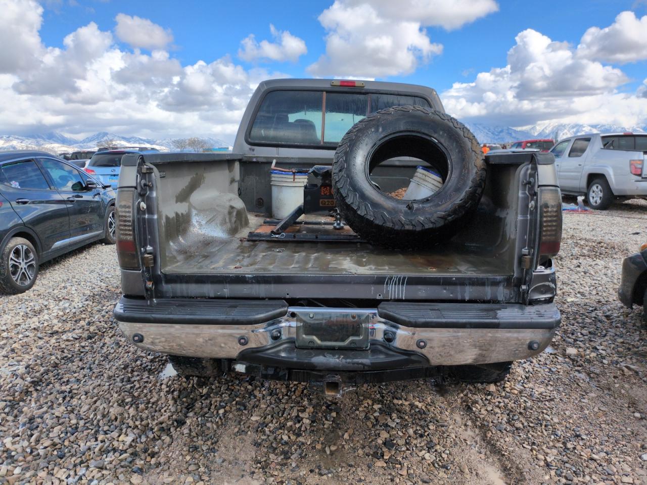 2005 Ford F250 - Image 6