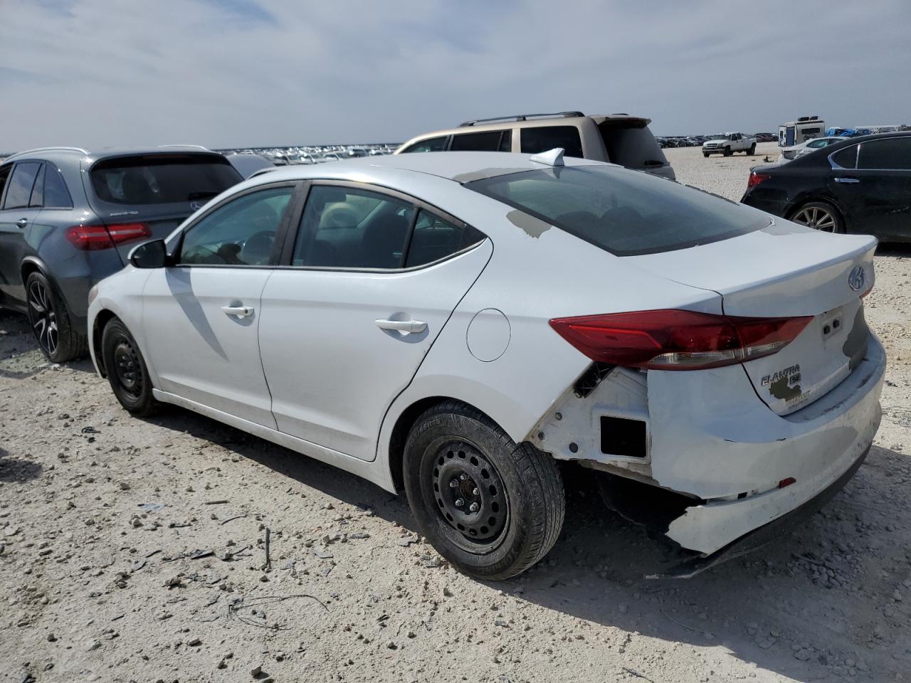 2018 Hyundai Elantra - Image 2