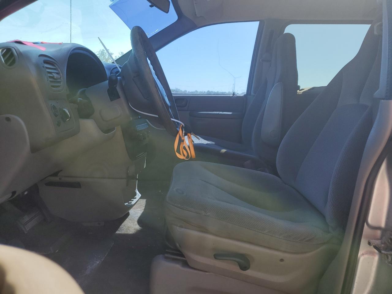2002 Dodge Caravan - Image 7