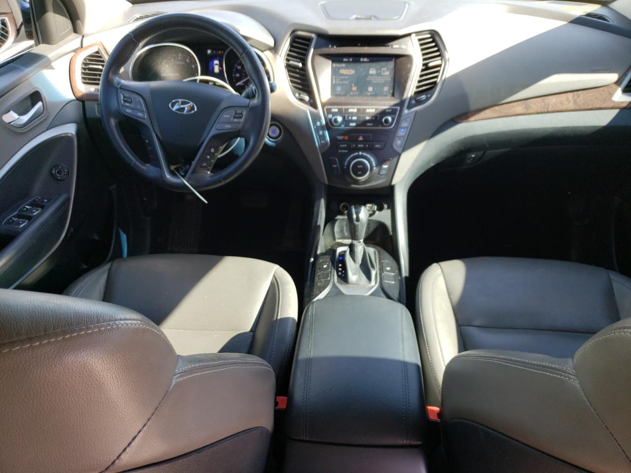 2017 Hyundai Santa Fe - Image 8