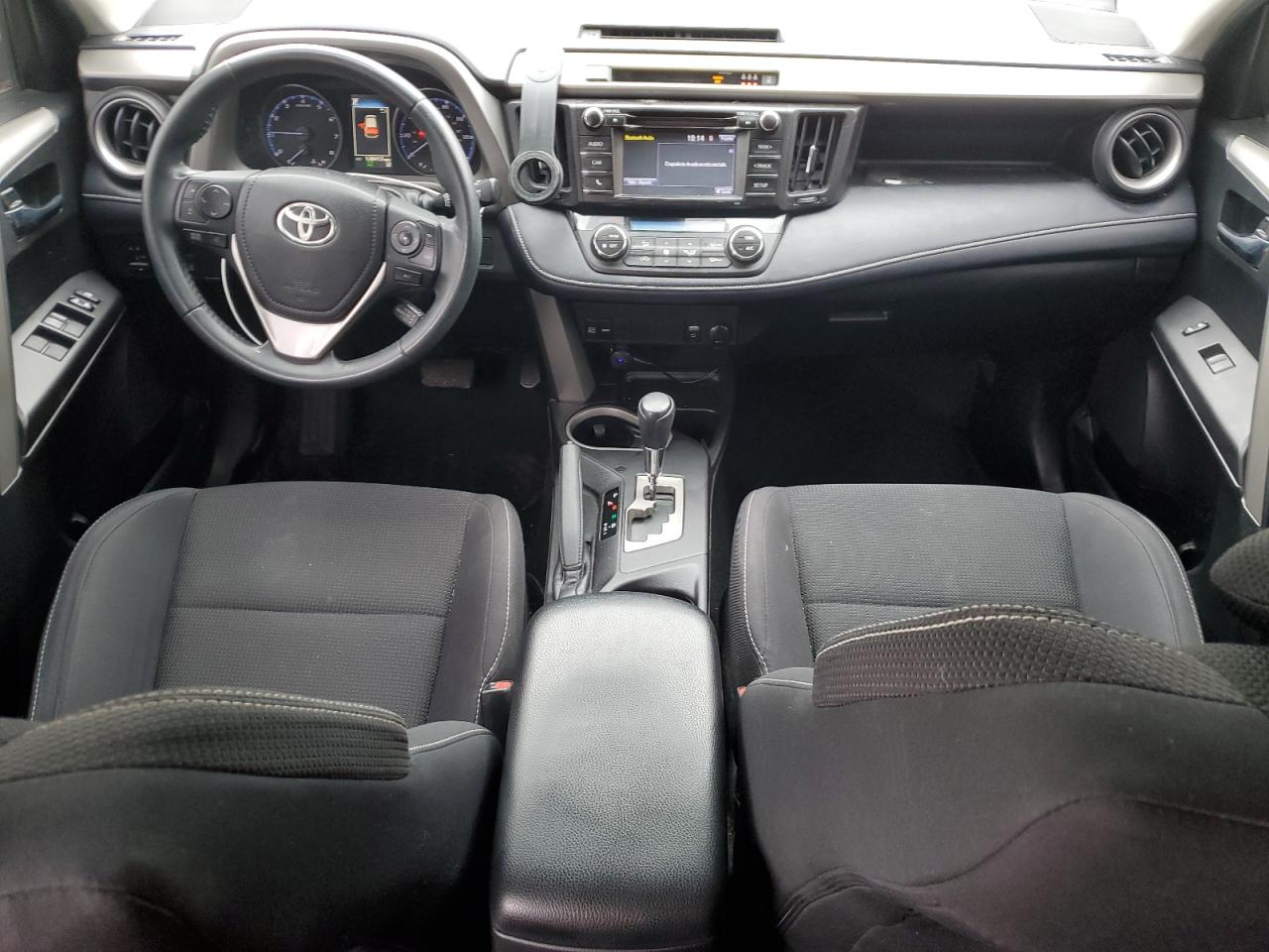 2018 Toyota RAV 4 - Image 8