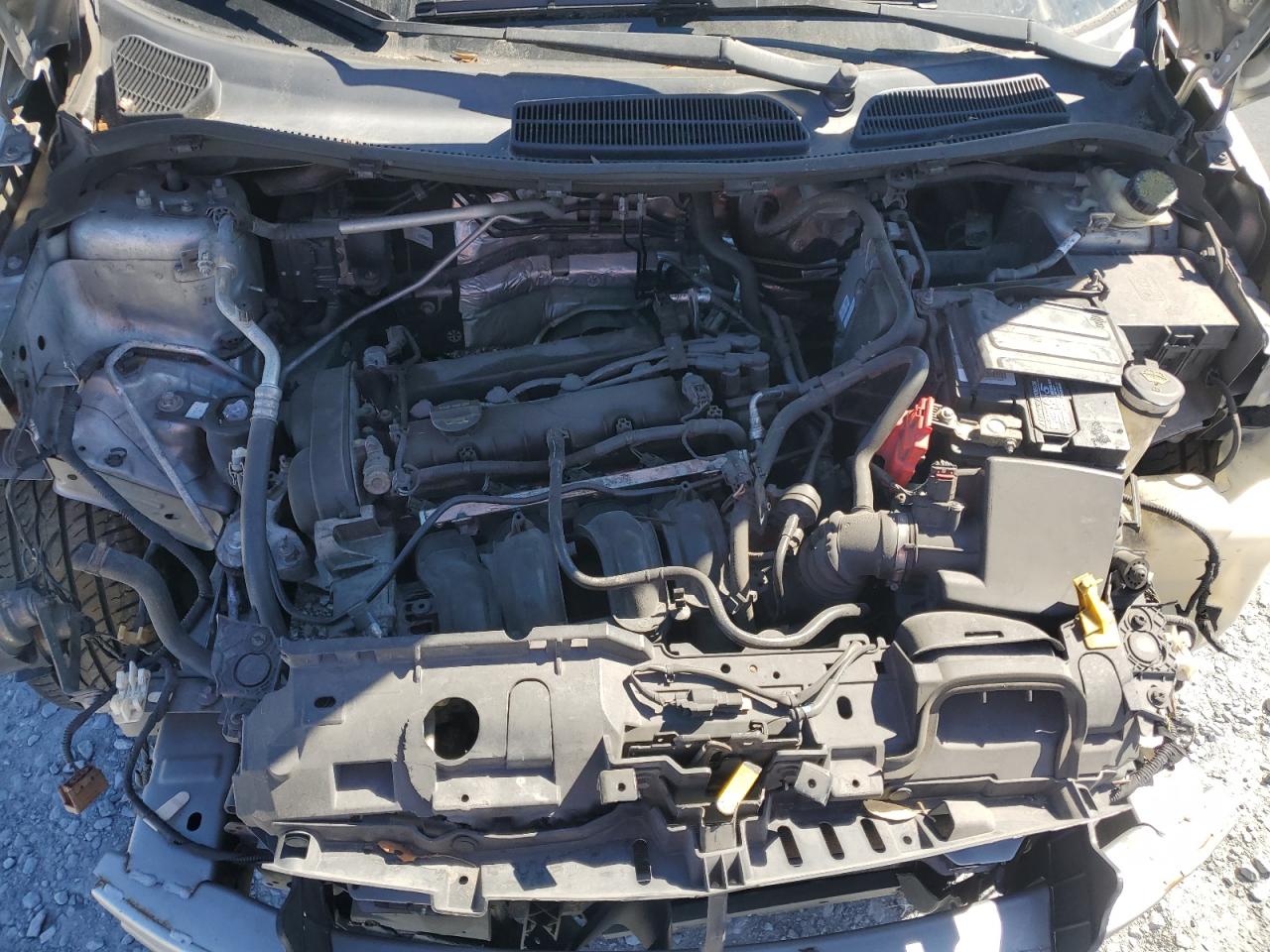 2012 Ford Fiesta - Image 11