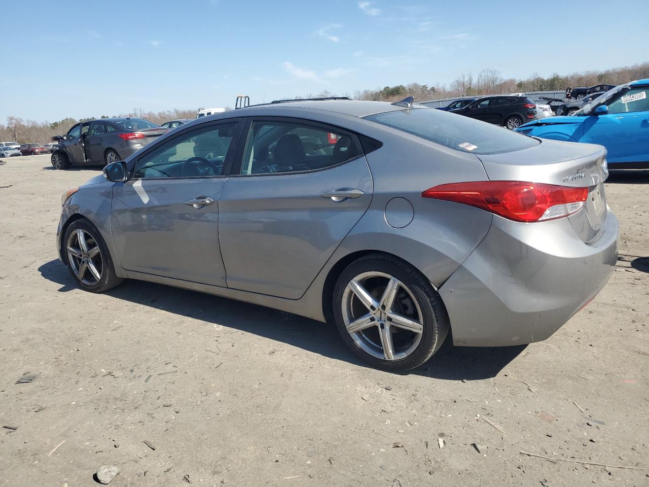 2011 Hyundai Elantra - Image 2