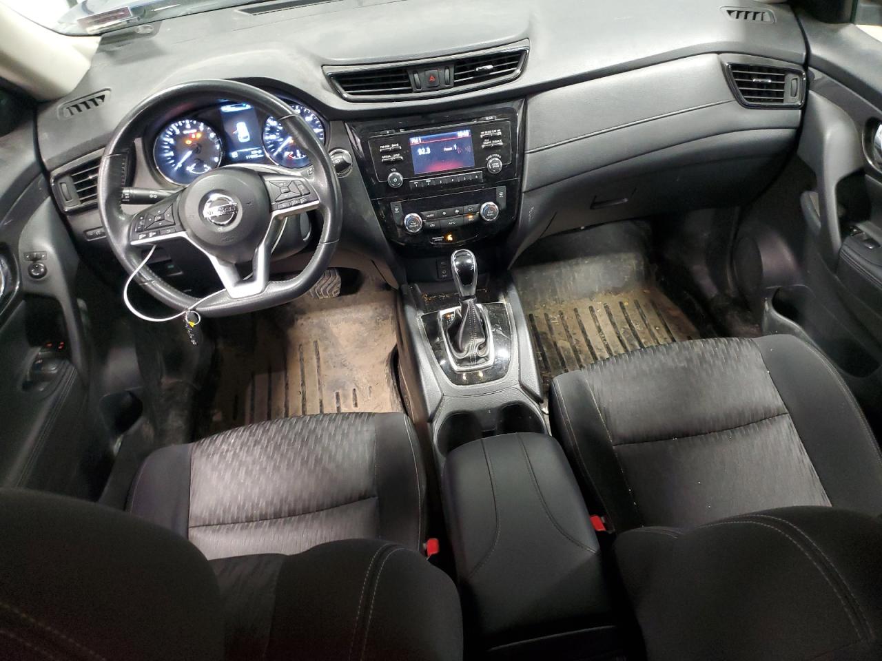 KNMAT2MV4HP581938 NISSAN ROGUE 2017