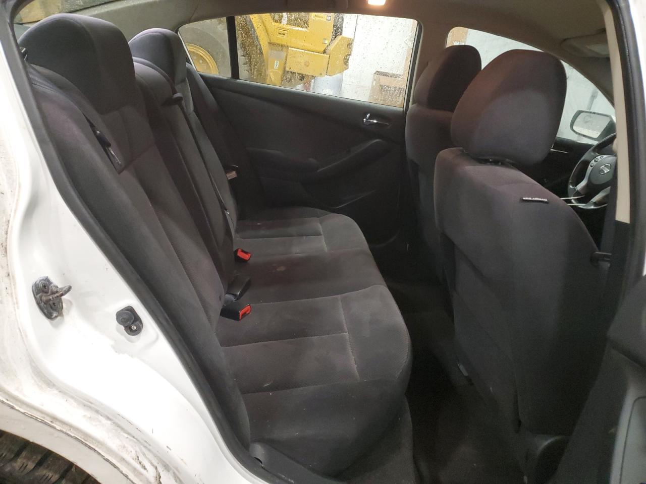 2009 Nissan Altima - Image 10