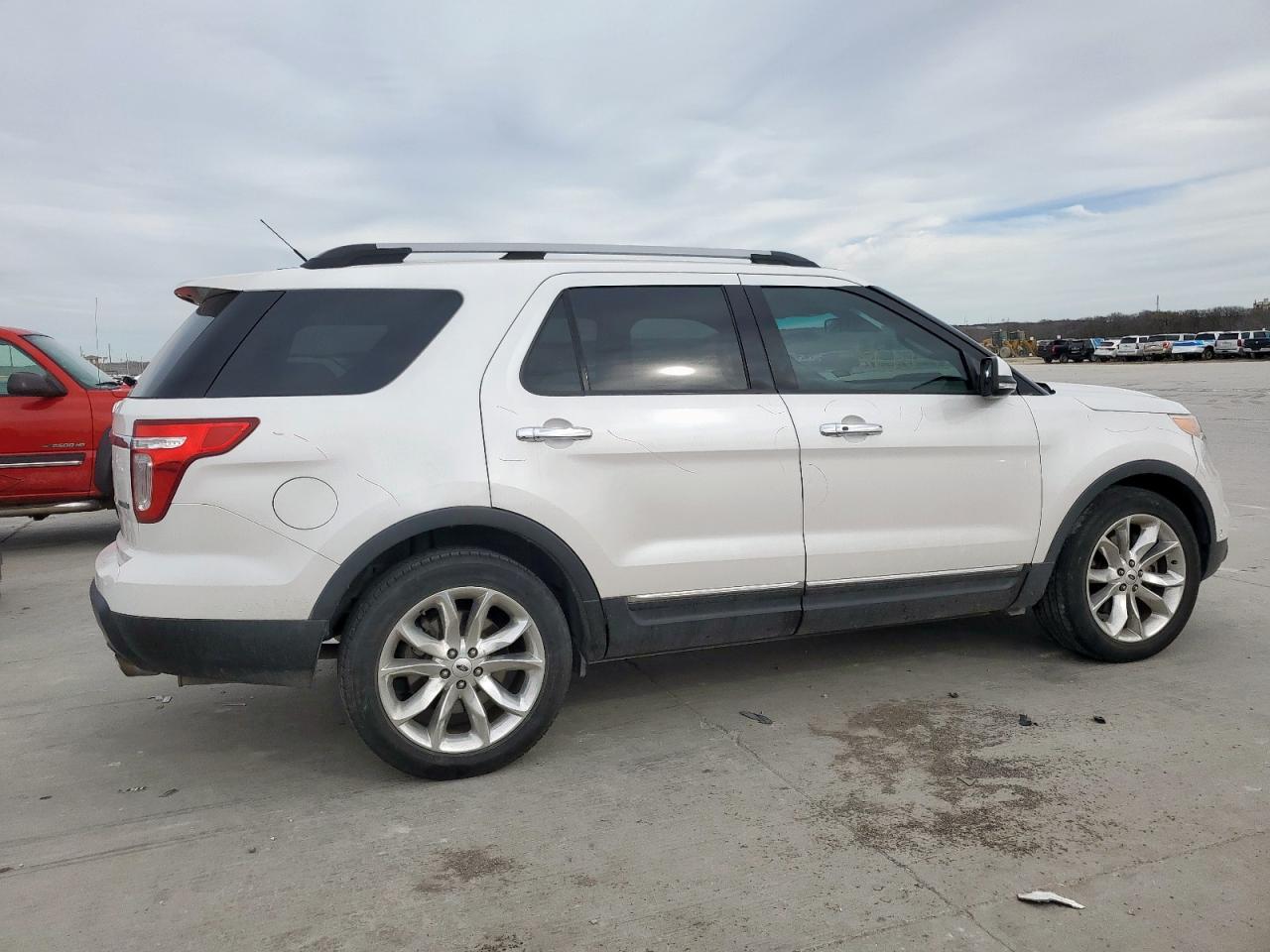 2015 Ford Explorer - Image 3
