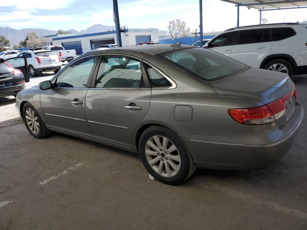 2009 Hyundai Azera - Image 2