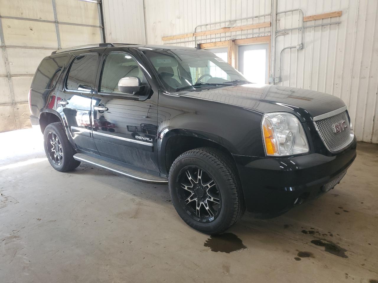 2011 GMC Yukon - Image 4