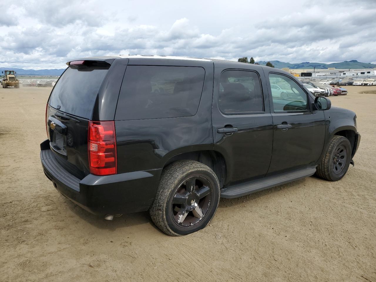 2013 Chevrolet Tahoe - Image 3