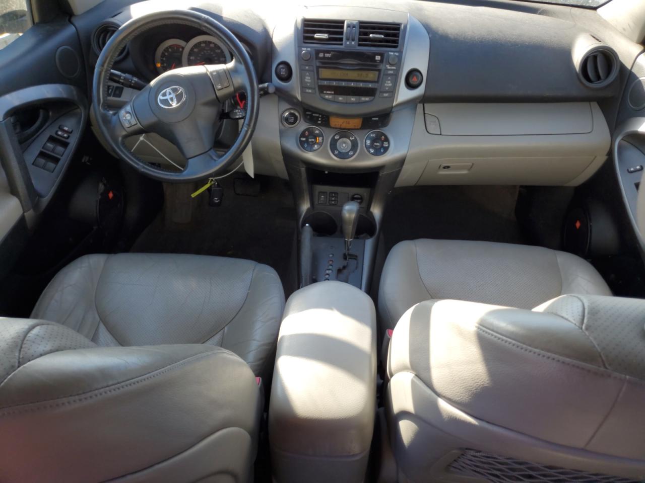 2010 Toyota RAV 4 - Image 8