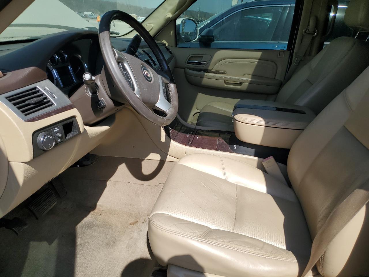 2009 Cadillac Escalade - Image 7