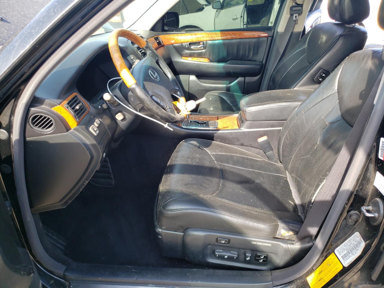 2003 Lexus LS - Image 7