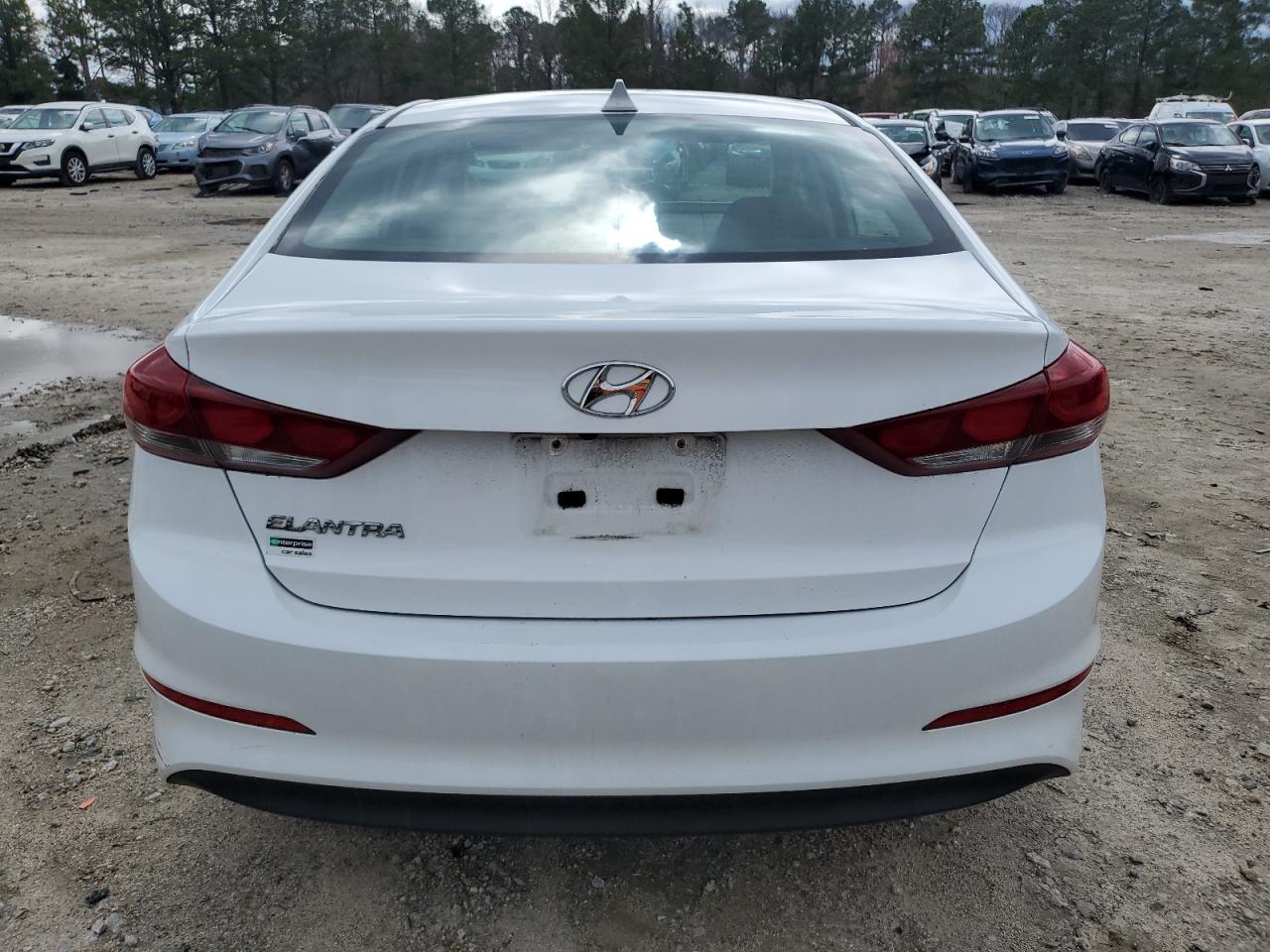 2018 Hyundai Elantra - Image 6