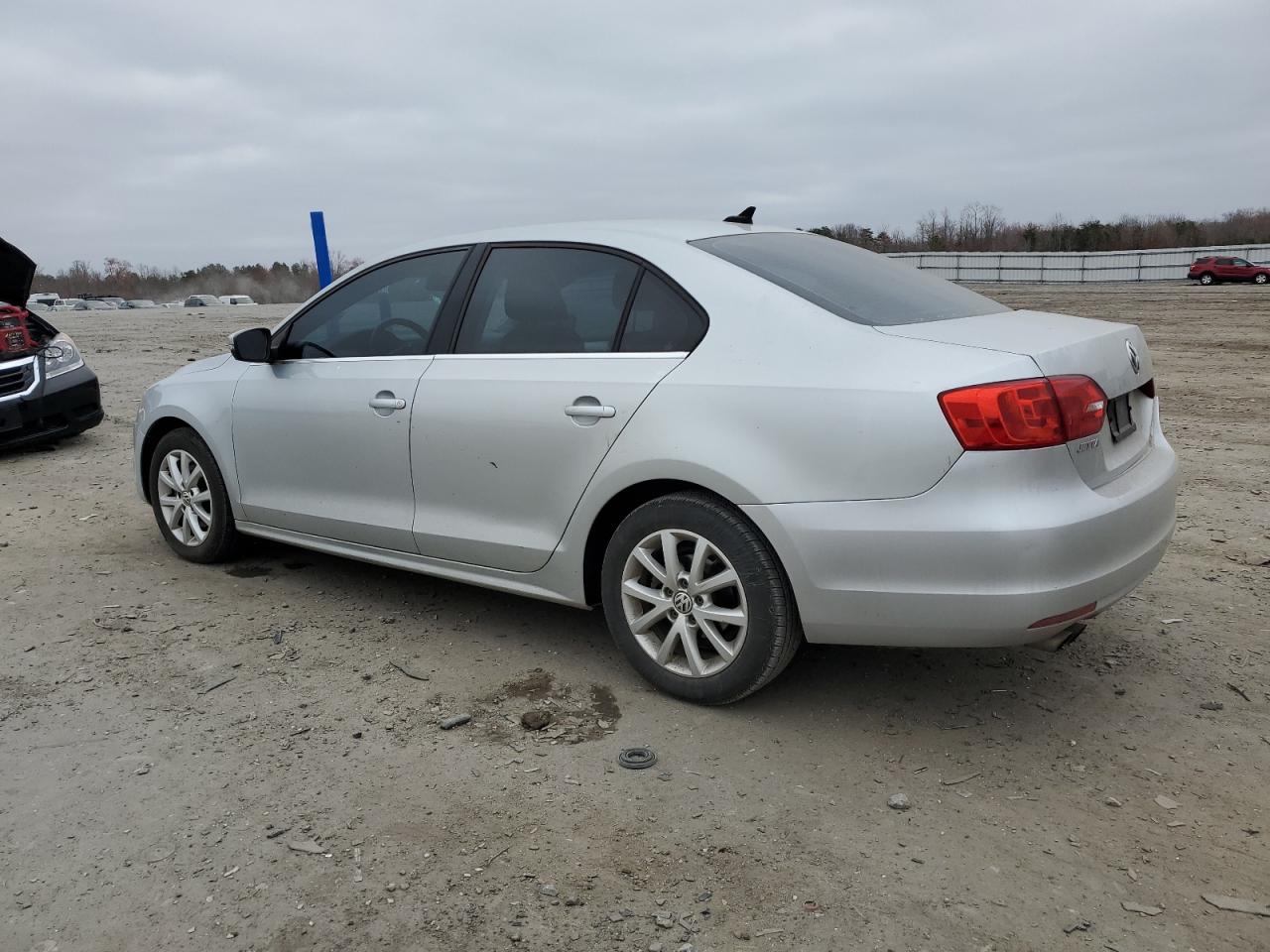 2014 Volkswagen Jetta - Image 2