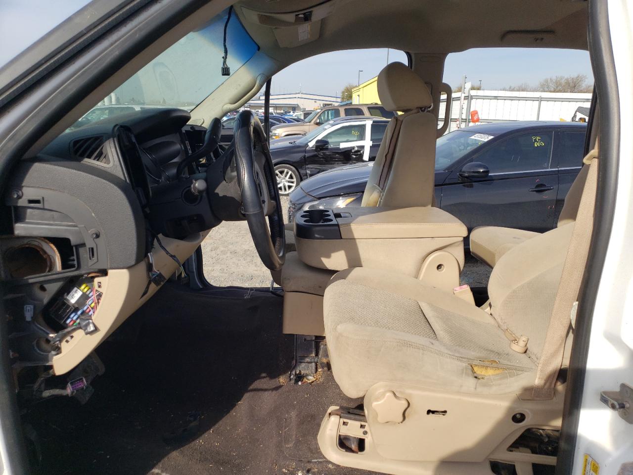 2007 Chevrolet Silverado - Image 7