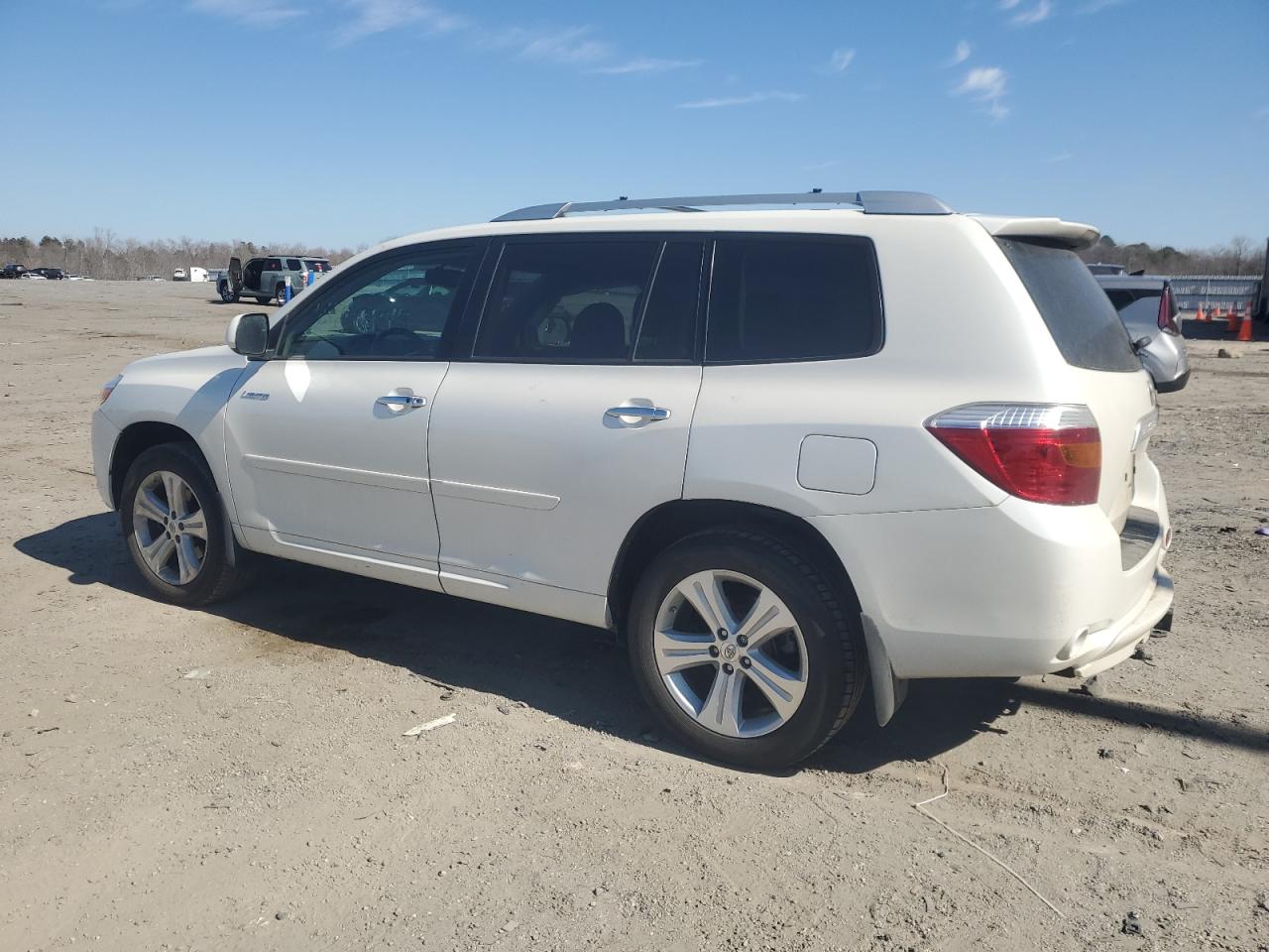 2010 Toyota Highlander - Image 2