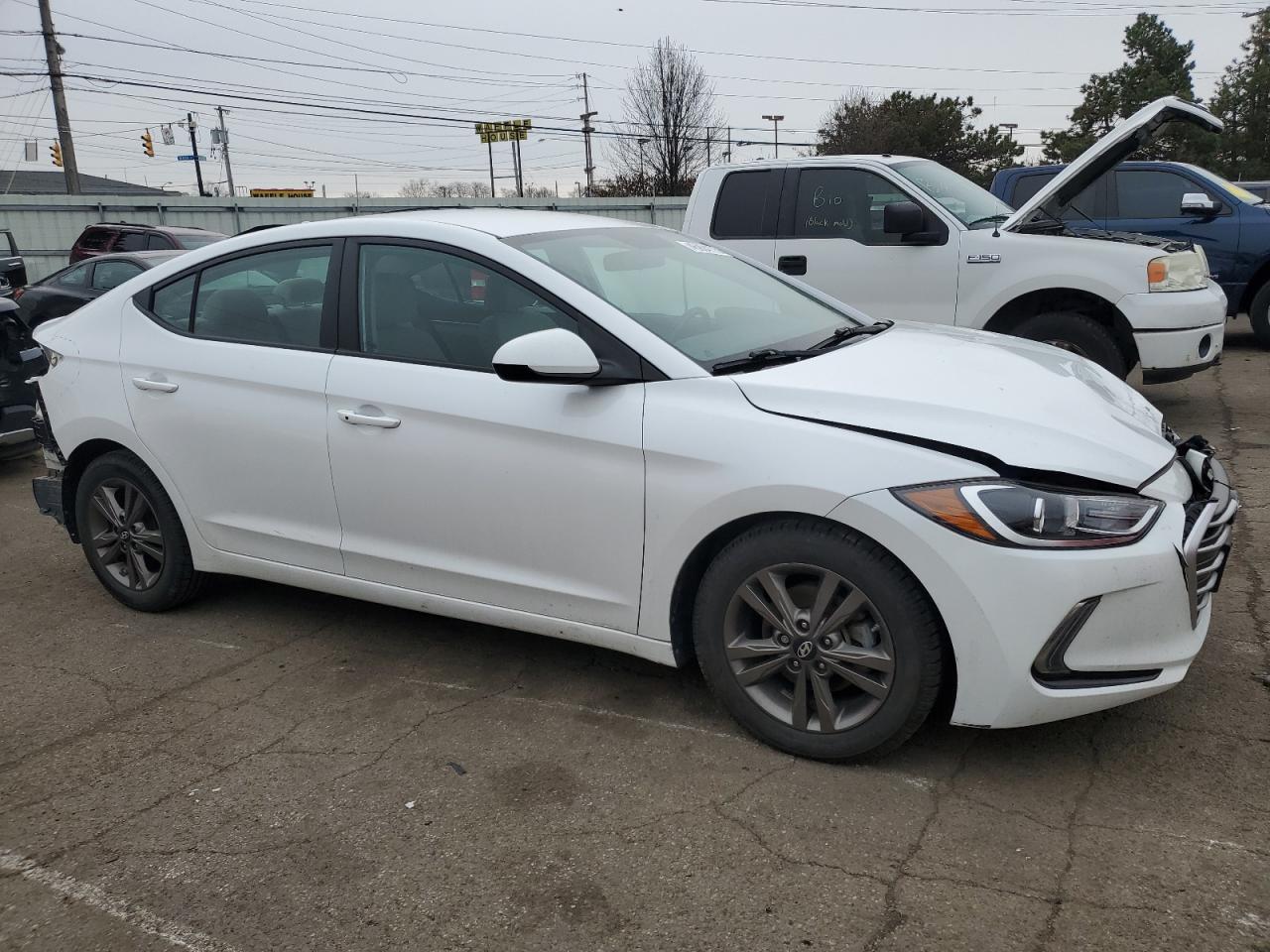 2017 Hyundai Elantra - Image 4