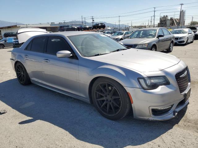  CHRYSLER 300 2017 Srebrny