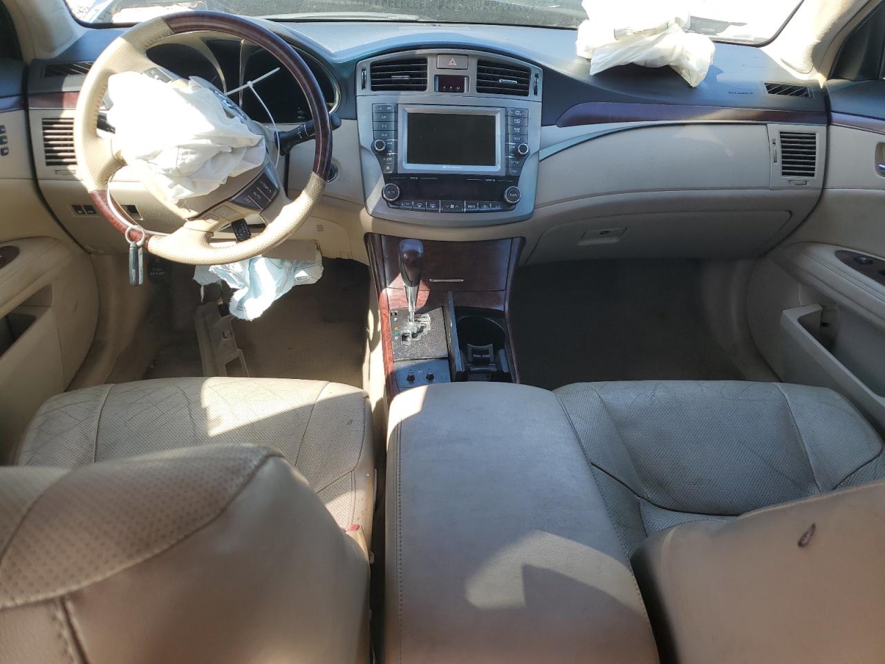 2011 Toyota Avalon - Image 8