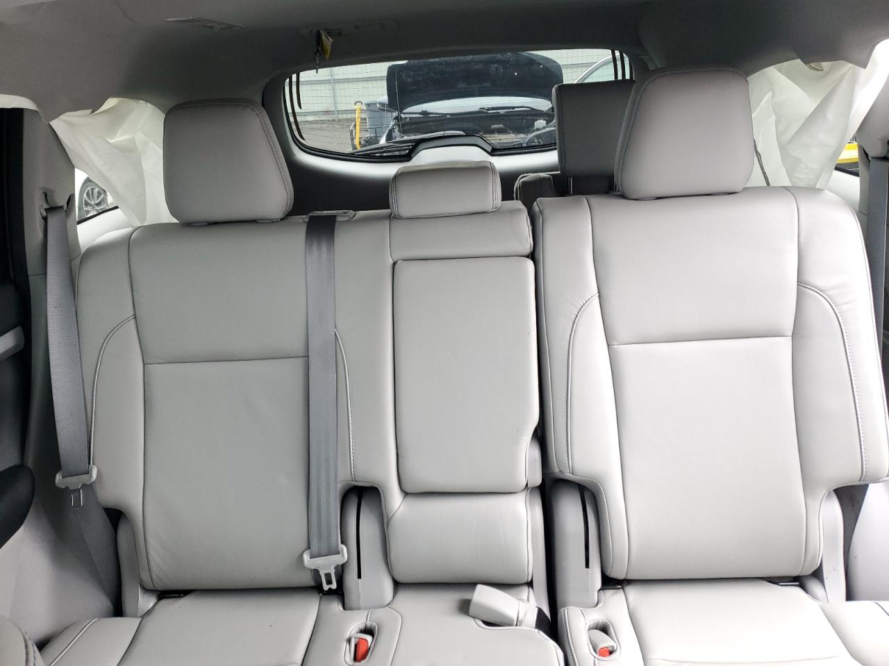 2018 Toyota Highlander - Image 10